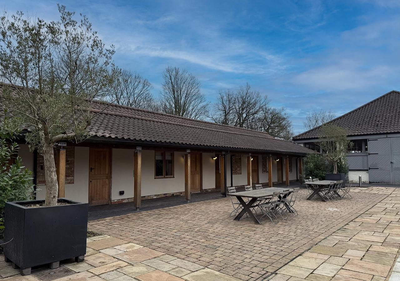 The Ridings At Theobalds Park Hotel Goff's Oak Bagian luar foto