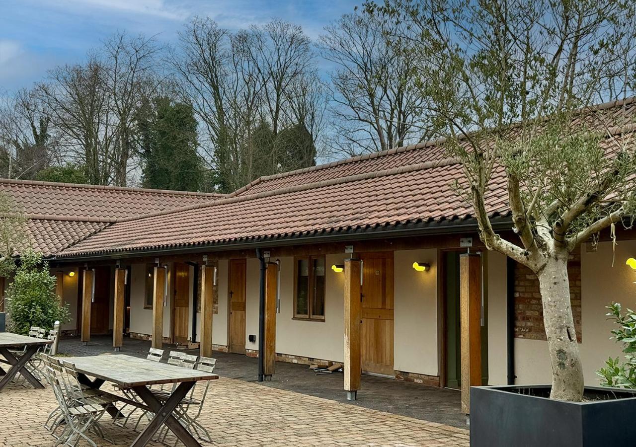 The Ridings At Theobalds Park Hotel Goff's Oak Bagian luar foto