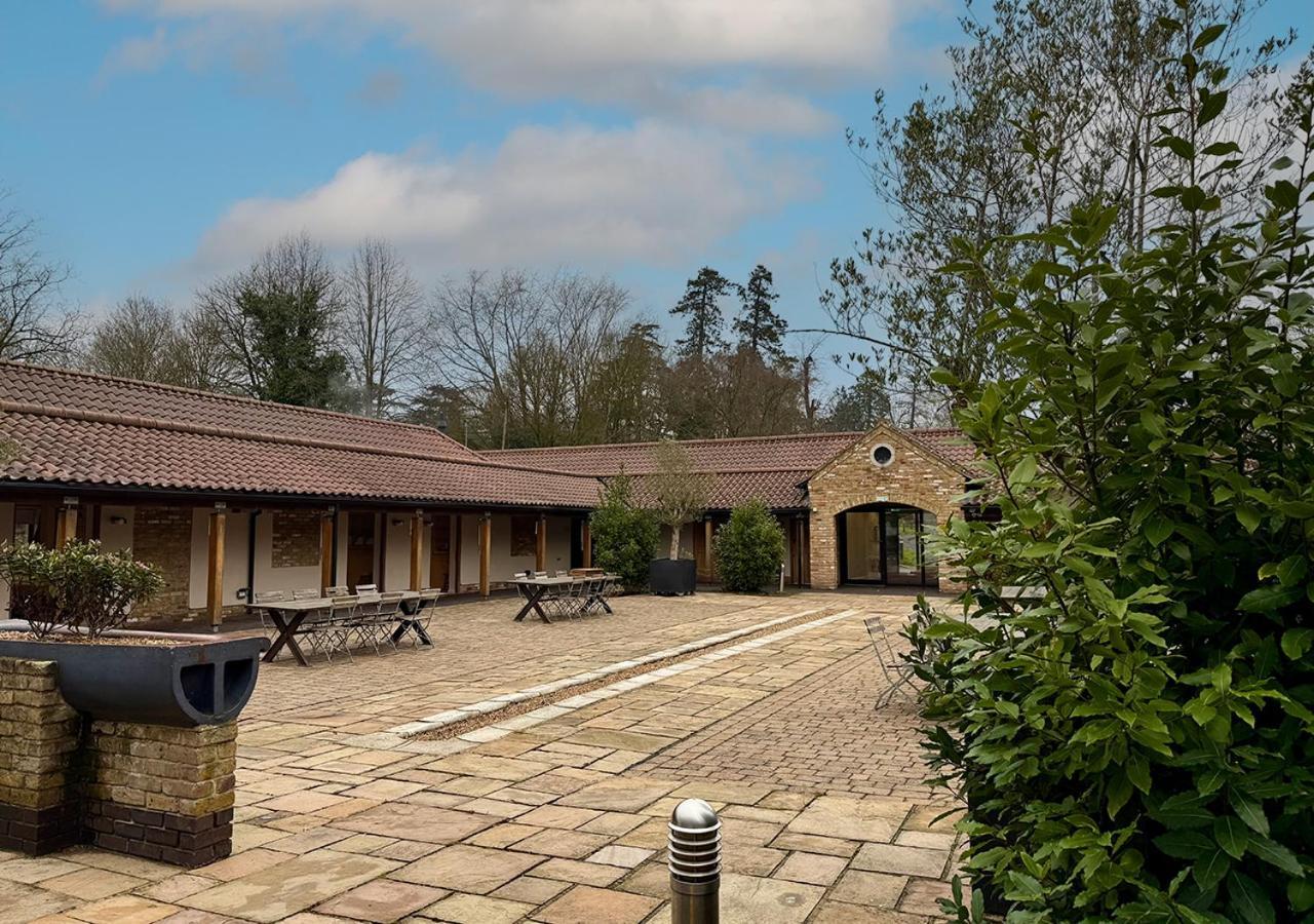 The Ridings At Theobalds Park Hotel Goff's Oak Bagian luar foto